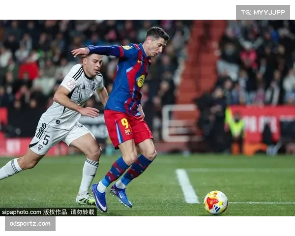 贝尔纳尔与德容双后腰组合运转流畅,巴萨中场控制力提升明显 贝尔纳尔与德容双后腰组合运转流畅,巴萨中场控制力提升明显