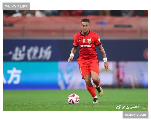 上海海港控球占优难破密集 维塔尔组织受限制长传失误频发 上海海港控球占优难破密集 维塔尔组织受限制长传失误频发